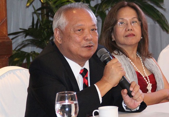 Standing by Tiukinhoy